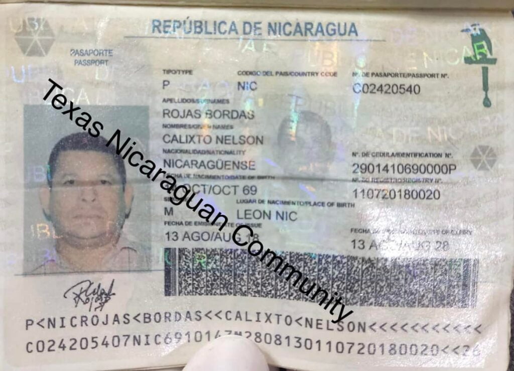 Imagen del pasaporte de Calixto Rojas. 