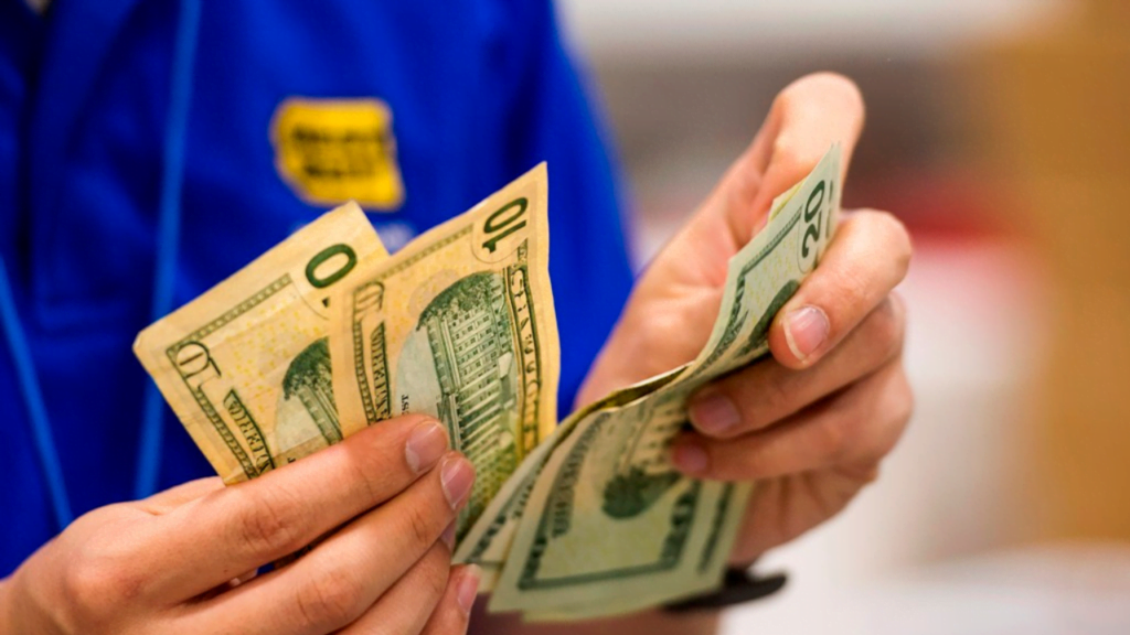 Los dólares valdrán menos córdobas a partir del 1 de febrero. Foto: La Prensa
