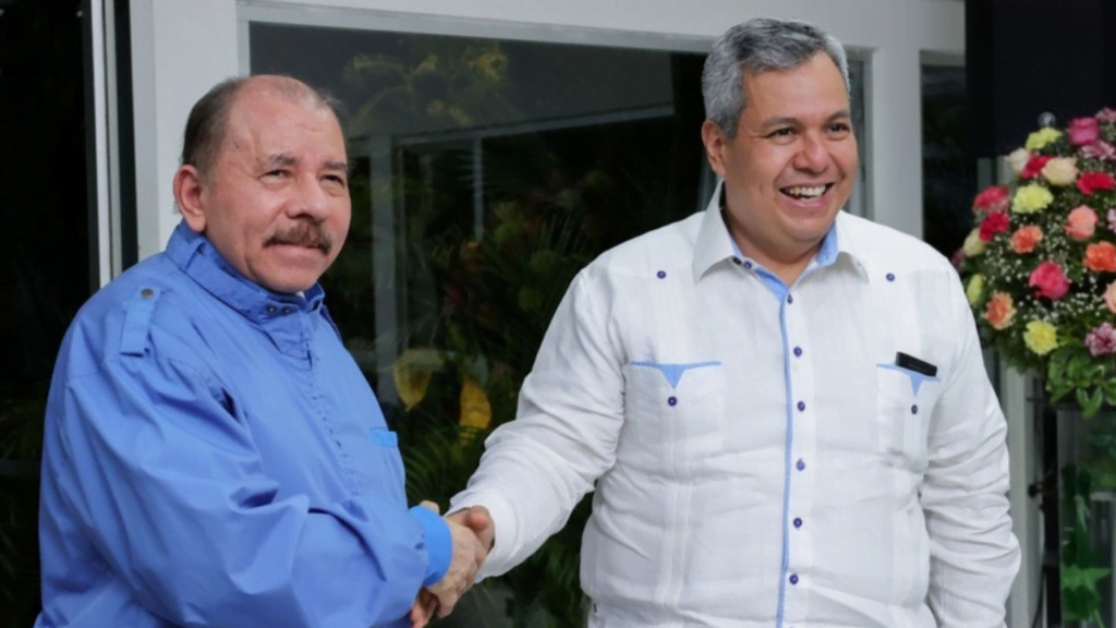 Dante Mossi y Daniel Ortega, en una reunión en Managua. Foto: Prensa presidencial, Nicaragua.
